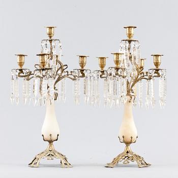 KANDELABRAR, ett par. Oskarianska/Jugend. Tidigt 1900-tal.