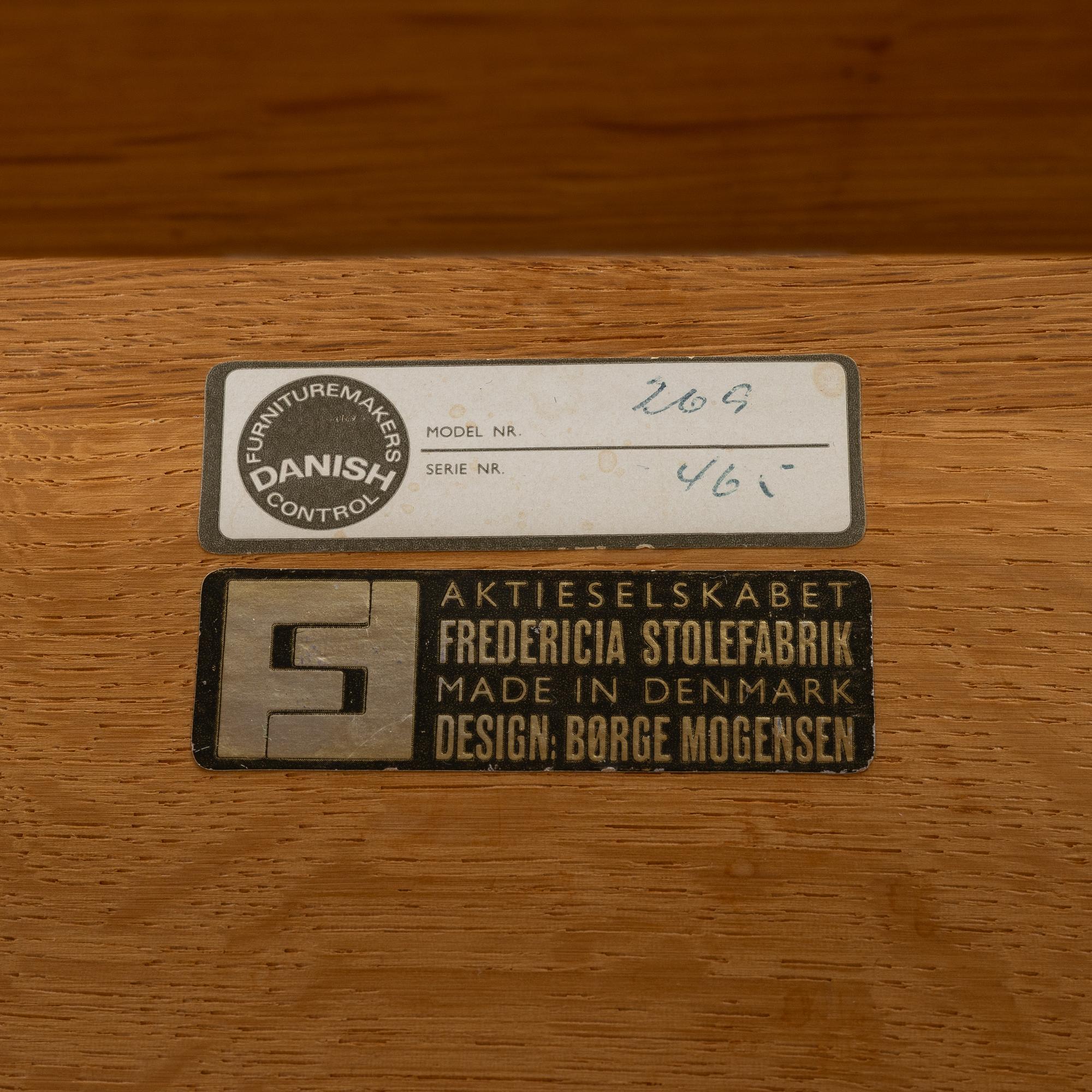 Børge Mogensen, Coffee table, Fredericia Stolefabrik, Denmark, second half of the 20th century.