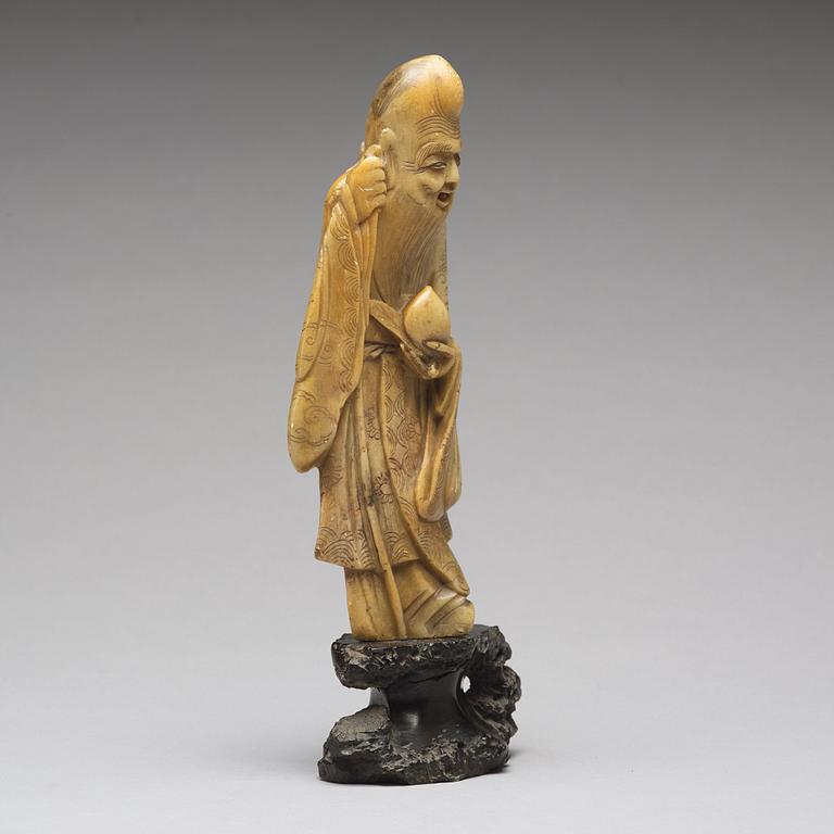 A Chinese soapstone sculpture of Laotzi, late Qing dynasty, circa 1900.