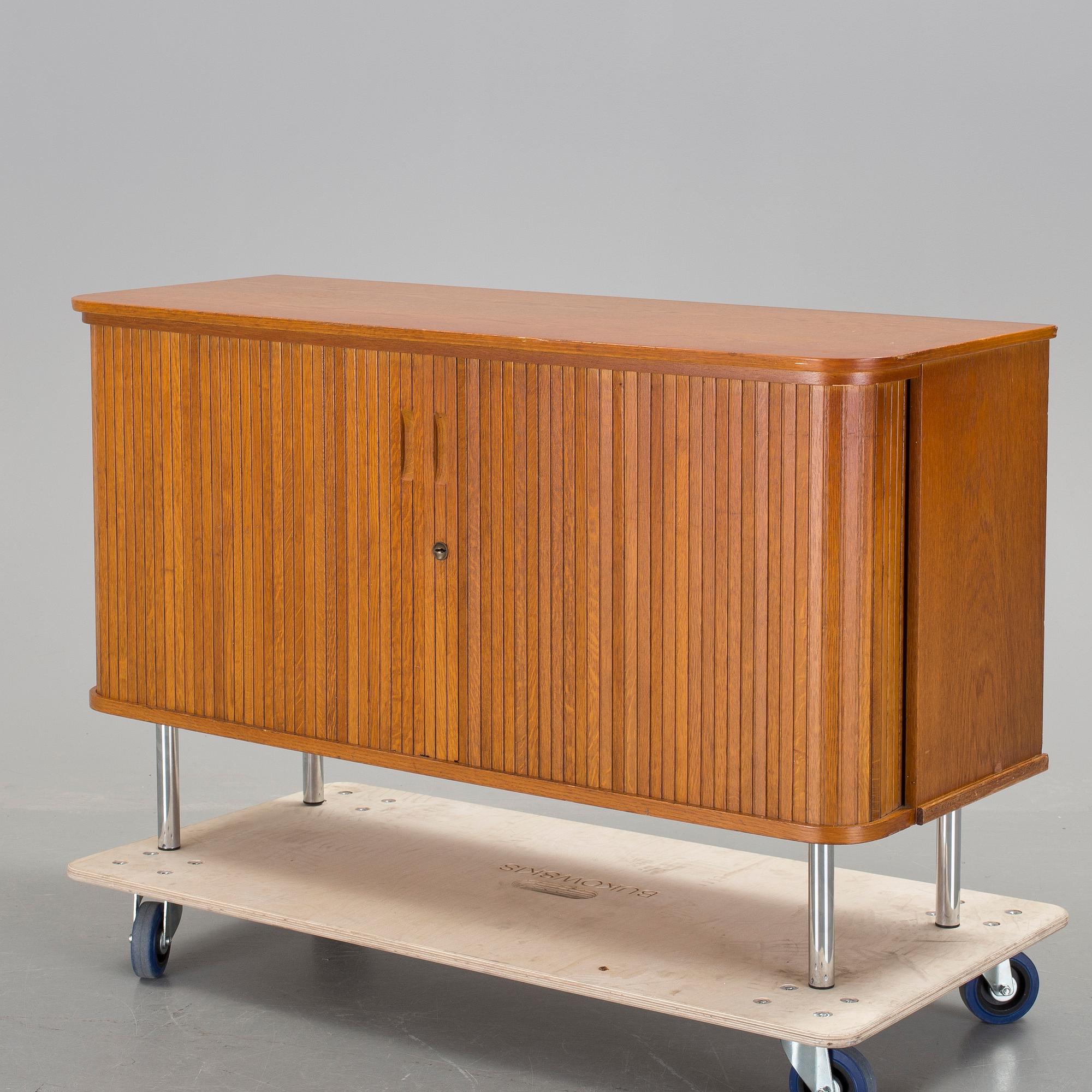 SIDEBOARD, omkring 1900-talets mitt.