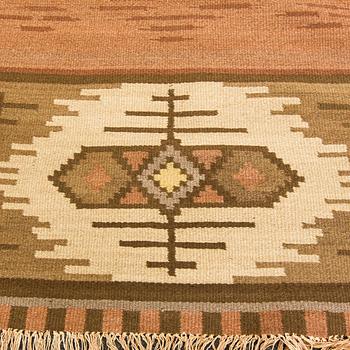 Hårgarnsmatta, 1920-tal. Ca 325 x 227 cm.