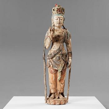 10. A large wooden scultpure of Guanyin, Qing dynasty, 17th/18th Century.