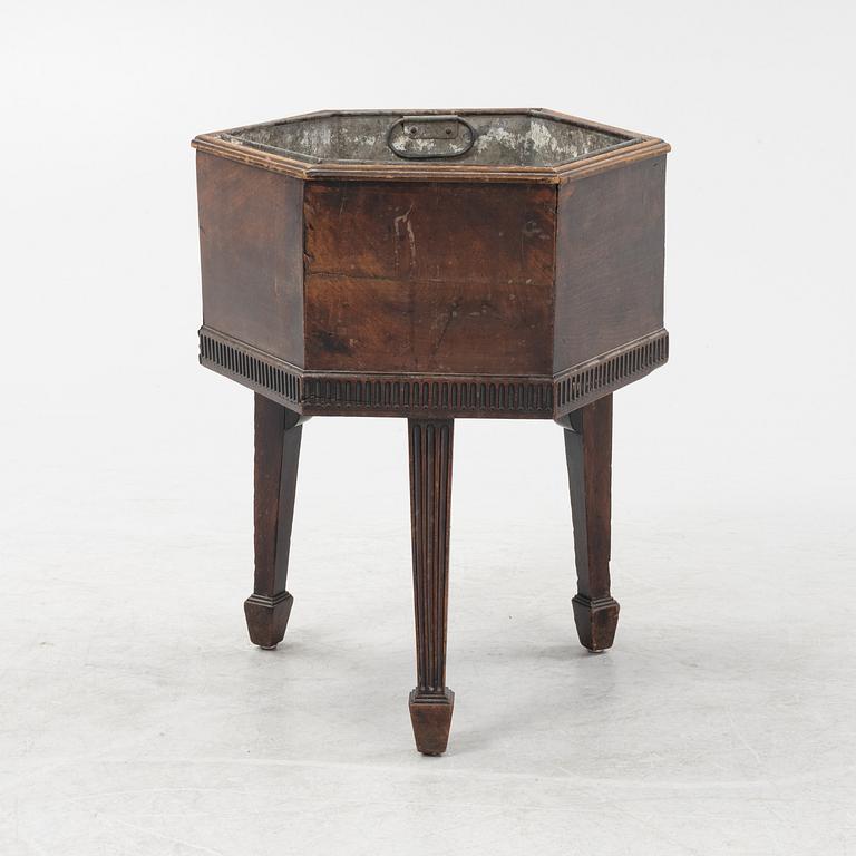 A mahogany wine cooler, England, first half of the 19th Century.
