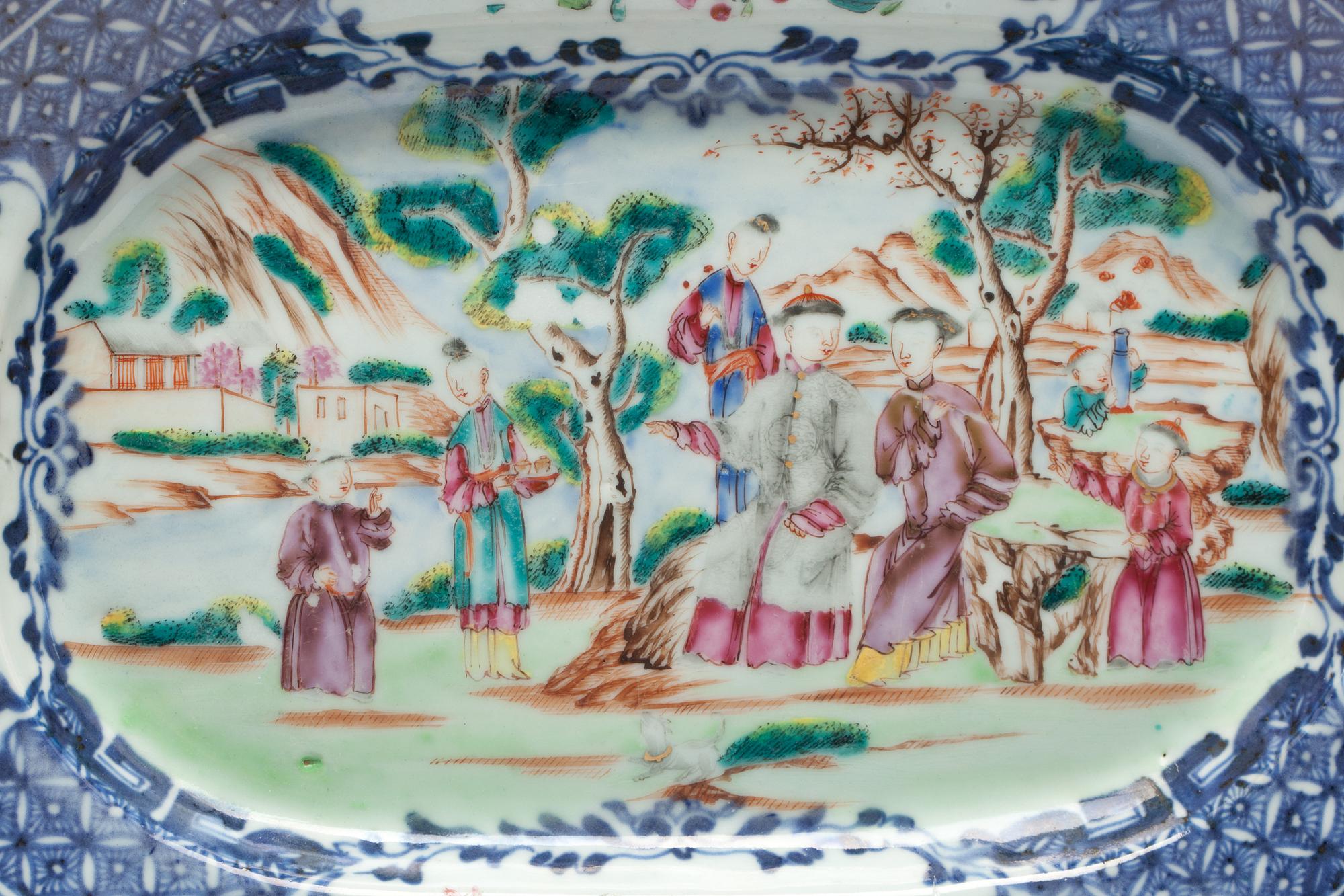 STEKFAT, ett par, porslin. Kina, Qianlong(1736-1795).