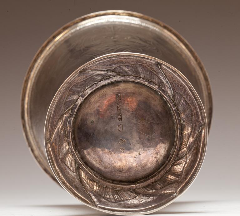 BÄGARE, silver, Erik Ernander, Uppsala, 1792. Vikt ca 404 g.