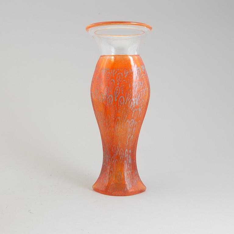 KJELL ENGMAN, skål samt VAS, glas. Kosta Boda Artist Collection.