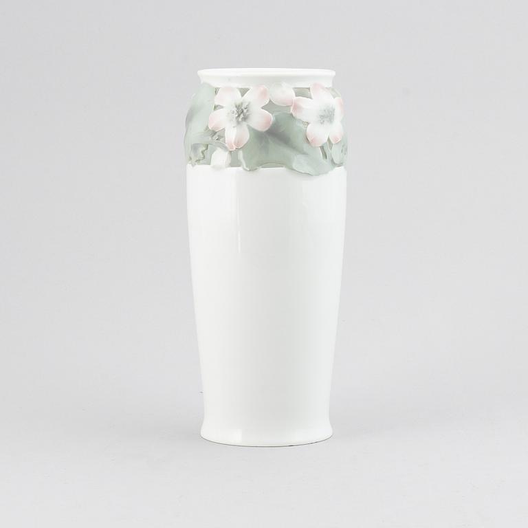 MELA ANDERBERG, porcelaine vase.