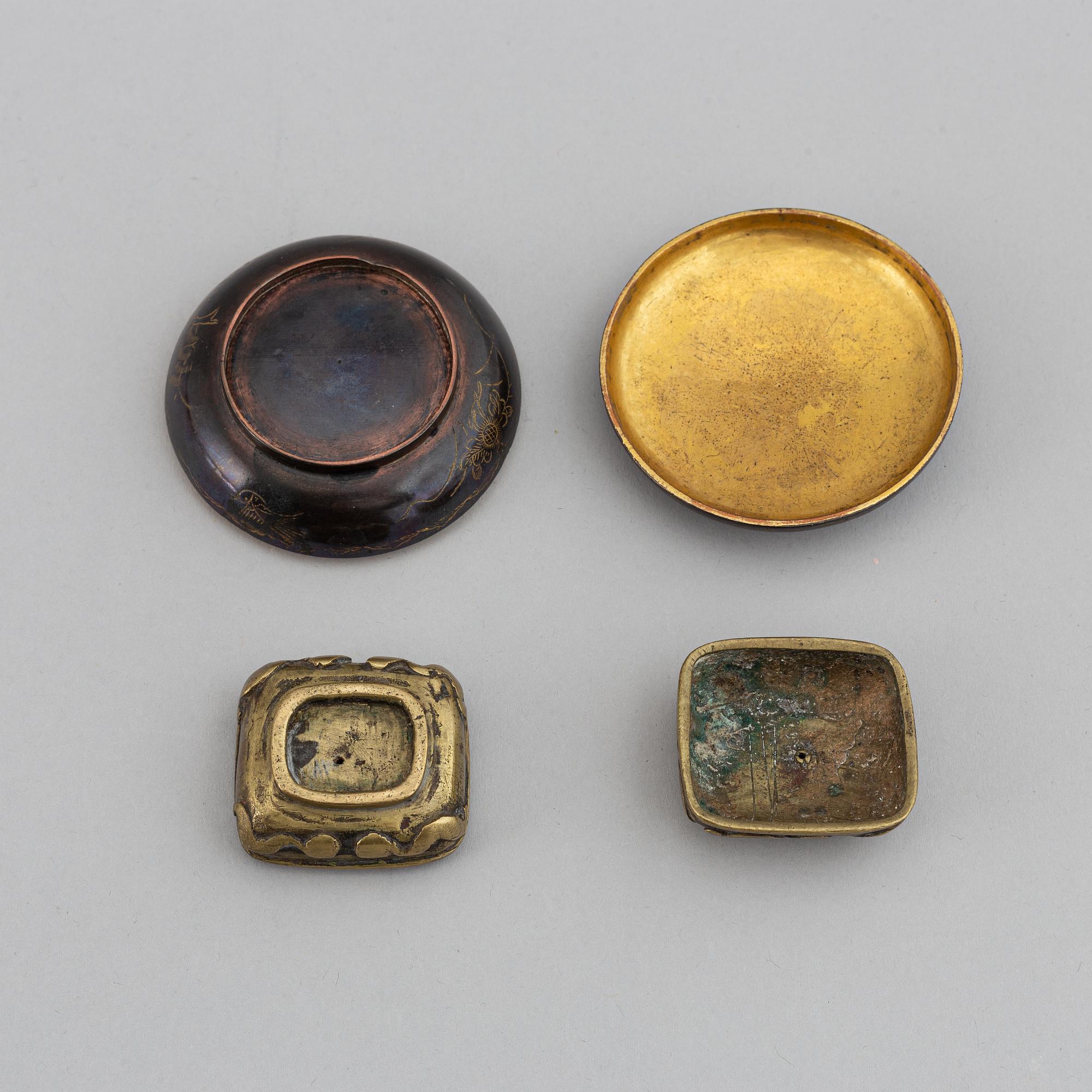Two bronze boxes with covers, including Qing dynasty.