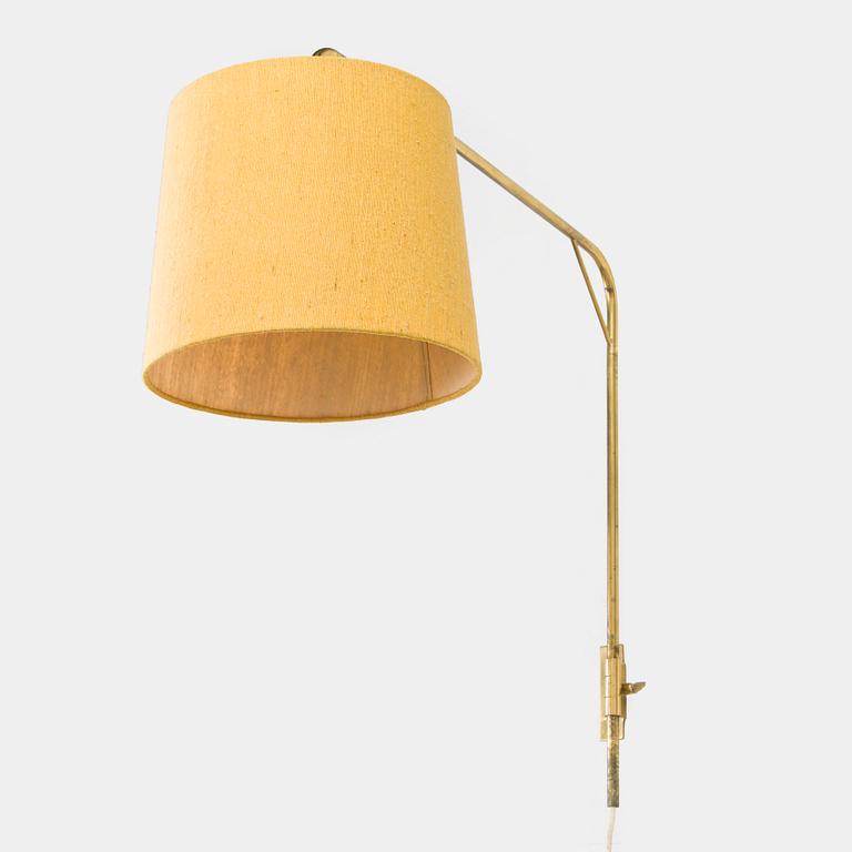 A mid-20th century wall light.