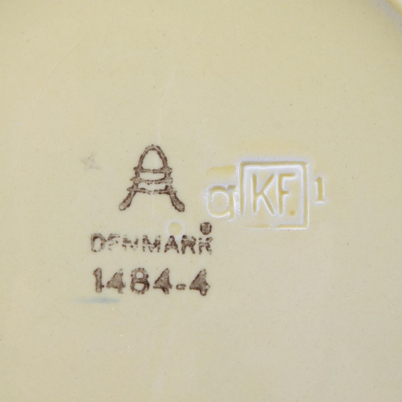 Fruit service 9 dl Aluminia (Royal Copenhagen) Denmark porcelain mid-20th century.