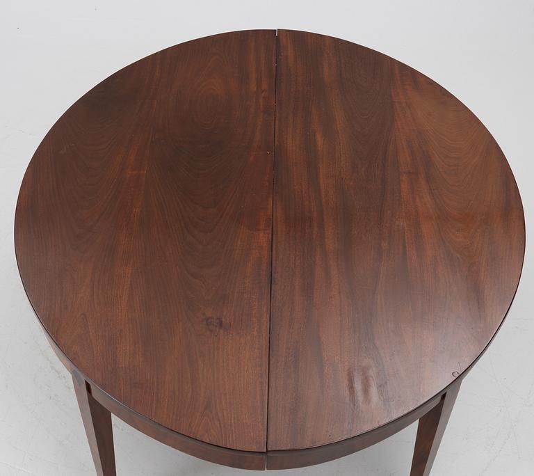A dining table, France, circa 1800, Directoire.