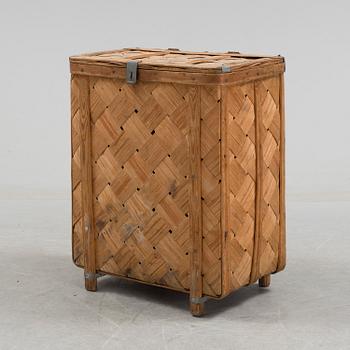 A wooden box, ca 1900.