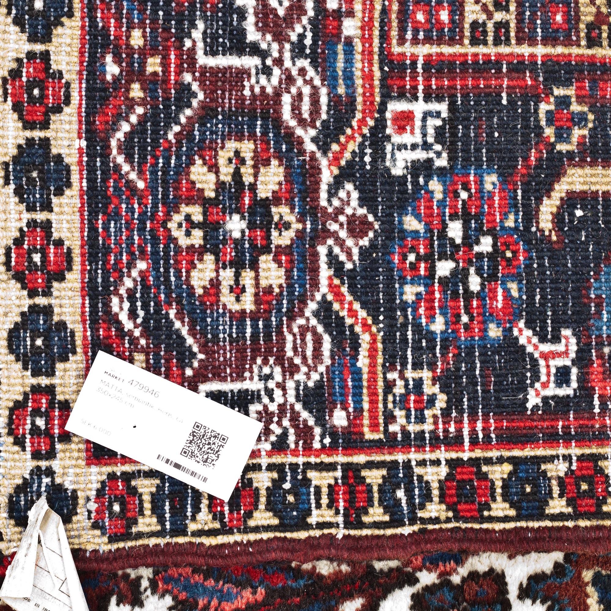 MATTA, semiantik, Heris, ca 350x245 cm.