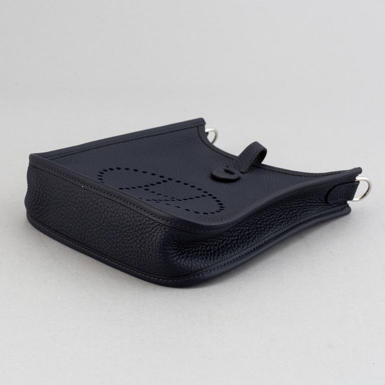 Hermès, an 'Evelyn' leather handbag.