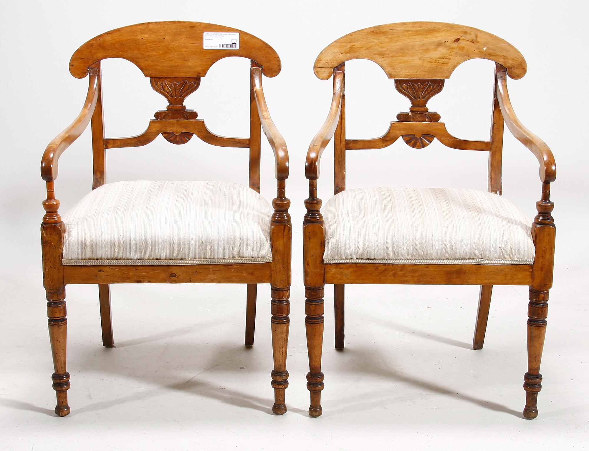 KARMSTOLAR, ett par, senempire, provinstillverkade, 1840-tal.