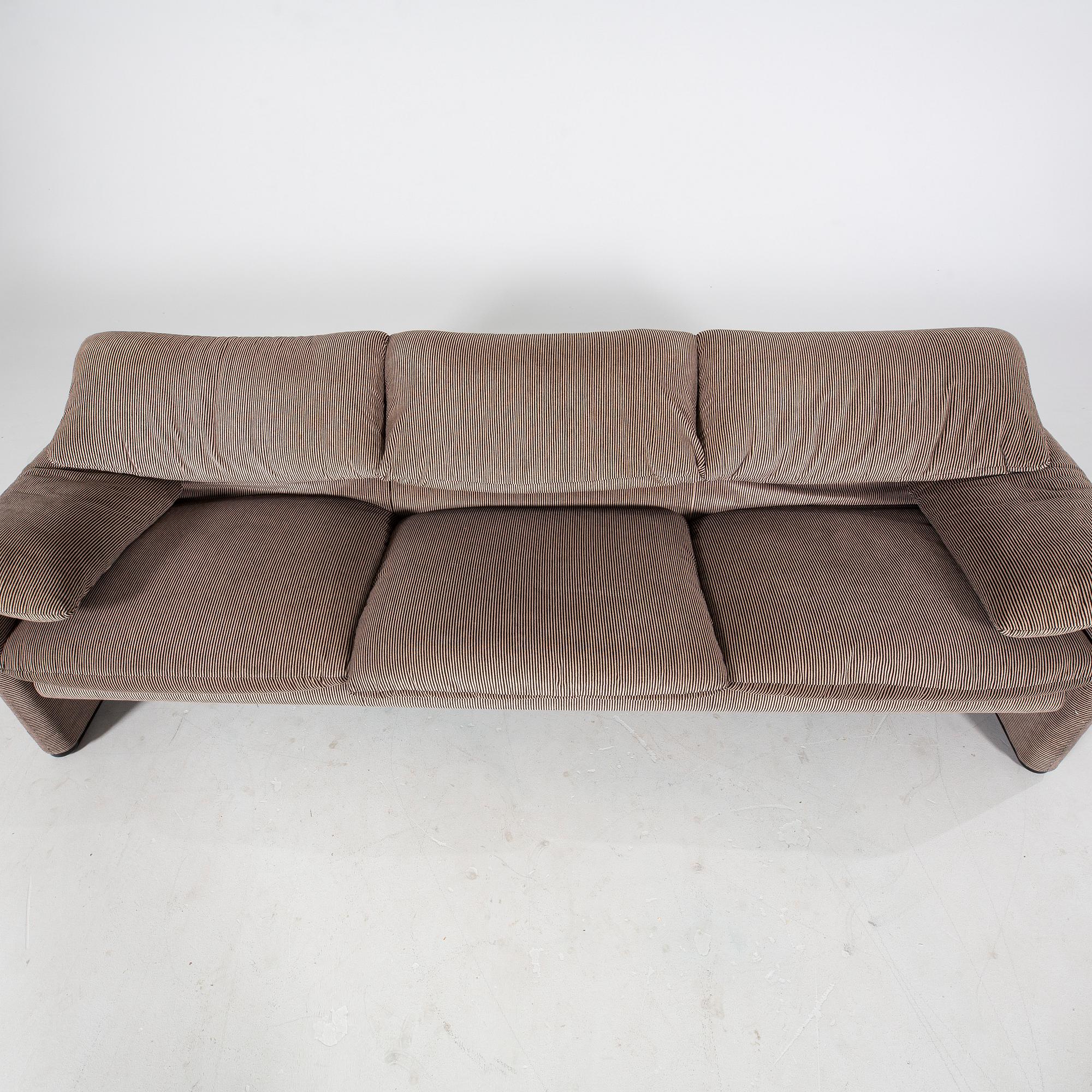 Vico Magistretti, sofa "Maralunga" for Cassina designed in 1973.