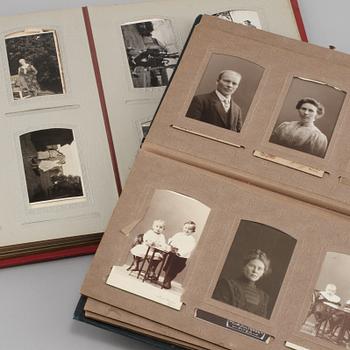 FOTOALBUM, 2 st, 1900-talets andra kvartal.