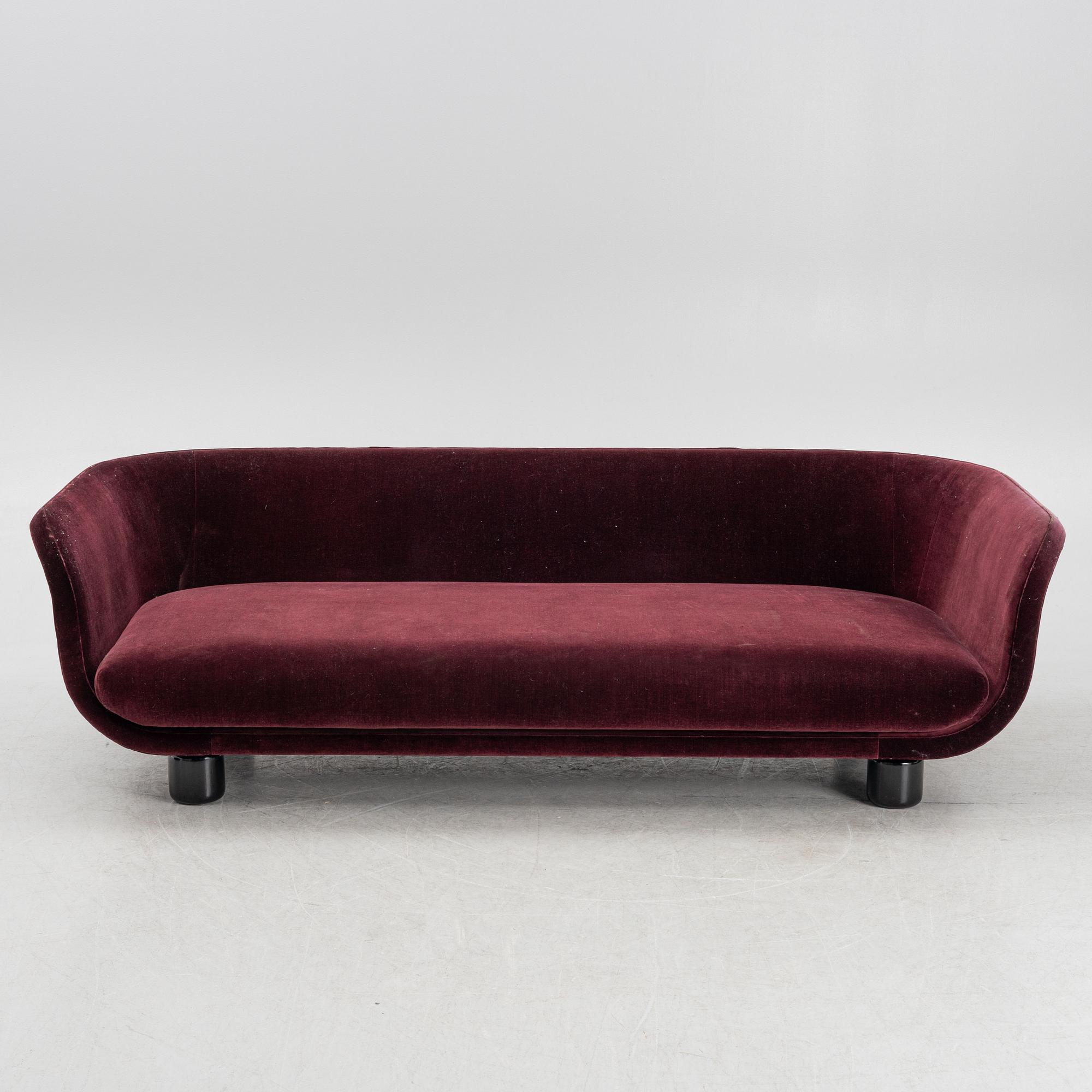 TAF Architects, sofa, "Famna", Svenskt Tenn, 2022.