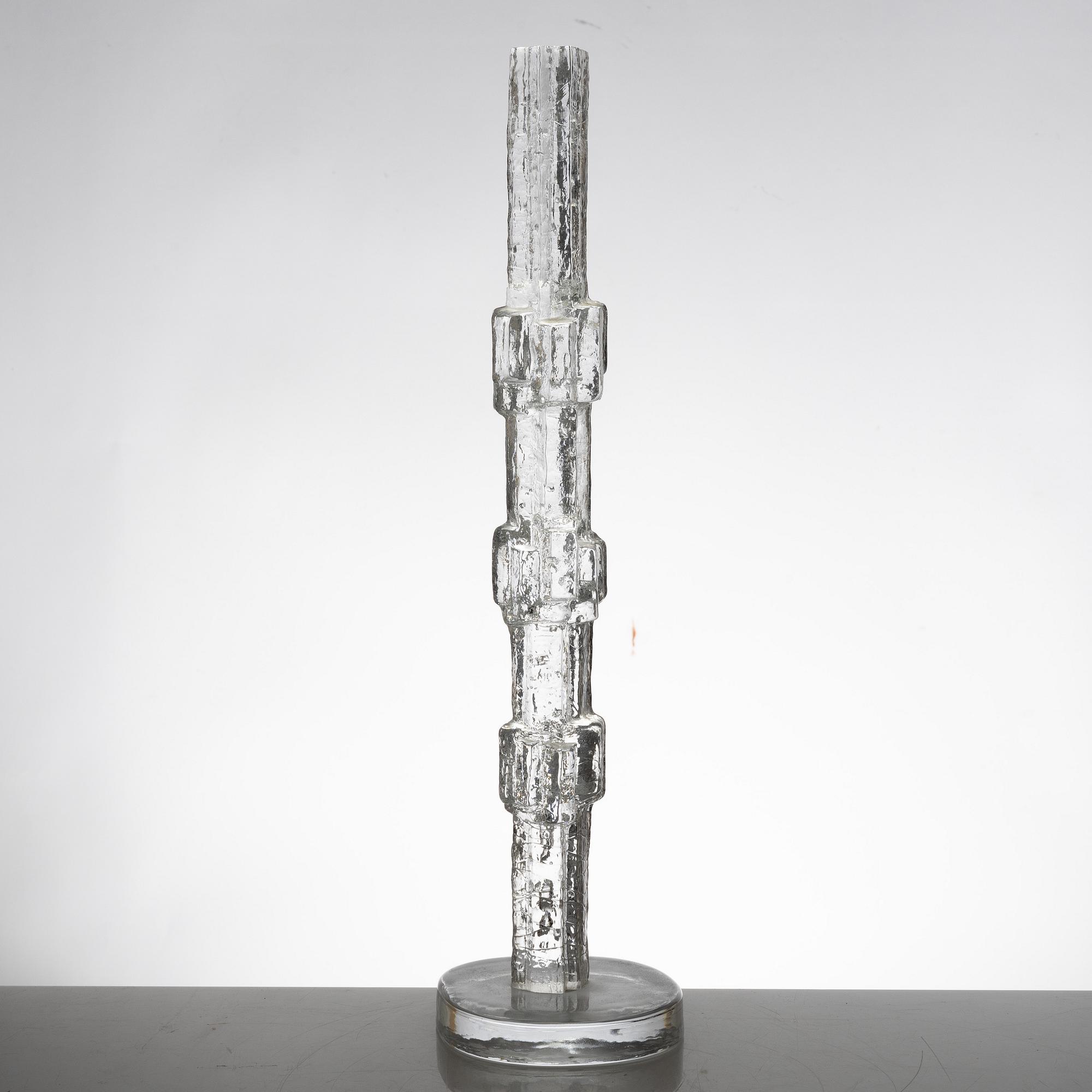 Edvin Öhrström, a glass sculpture, Lindshammar 1988.