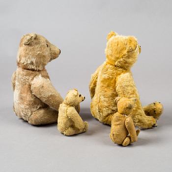 Four Steiff teddybears, Germany, 1920-50.