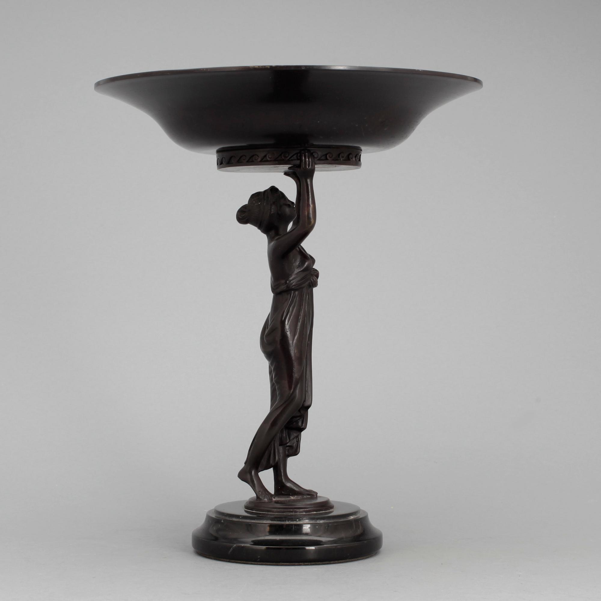 UPPSATSSKÅL, brons, 1900-talets första hälft.