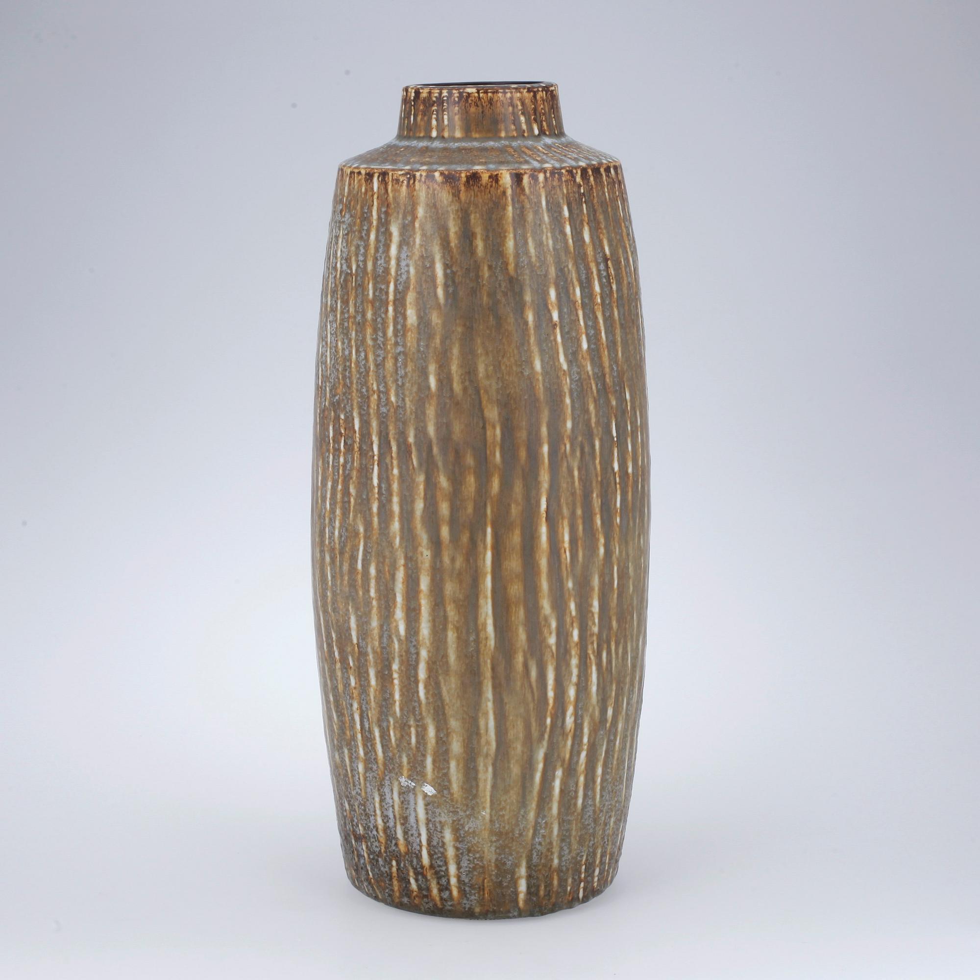 GOLVVAS, keramik, "Rubus", Gunnar Nylund Rörstrand.