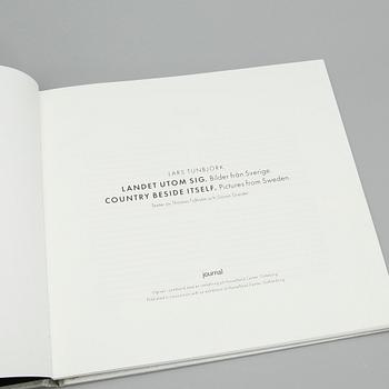 BOK, "Landet utom sig / The country beside itself", Thomas Tidholm och Göran Greider.