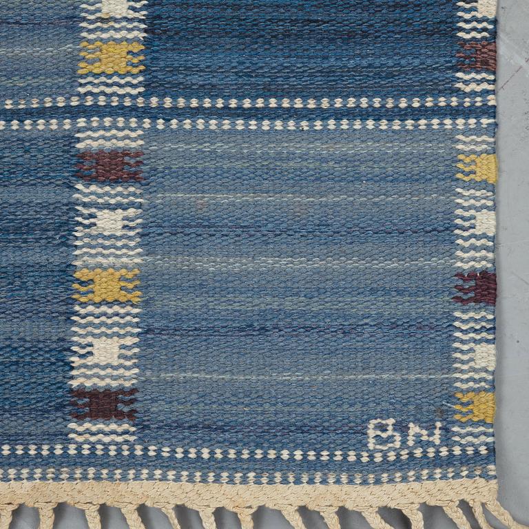 Barbro Nilsson, matto, "Falurutan mellanblå", flat weave, ca 257,5-260 x 167-169 cm, signed AB MMF BN.