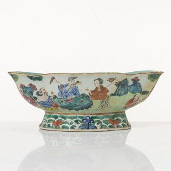 A set of five famille rose tea cups, Qing dynasty, 18th century and a bowl, Qing dynasty, 19th century.