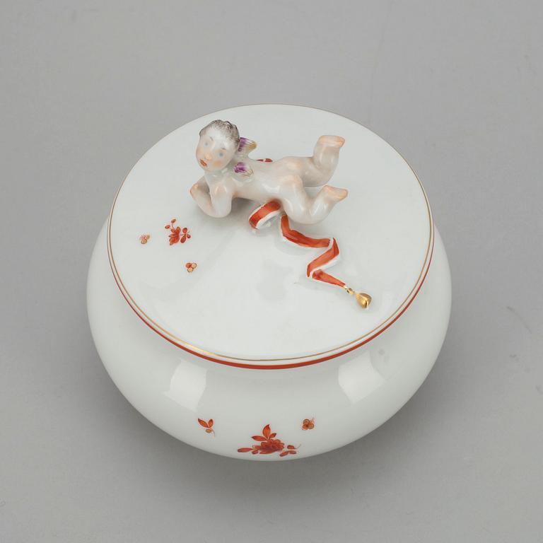 SKÅL MED LOCK, porslin, Meissen 1934-1972.