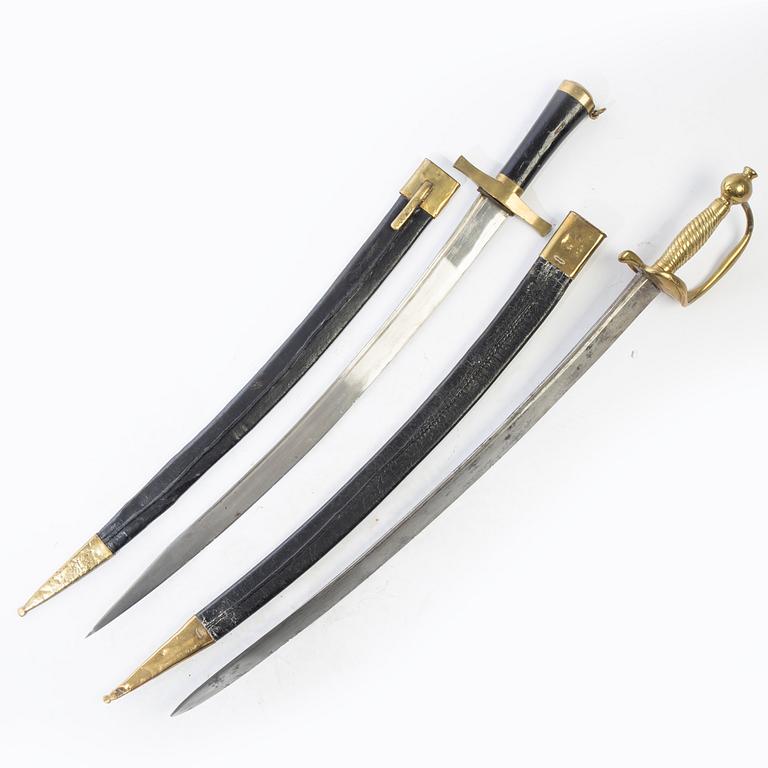 Huggare 2 st, svenska m/1856, med baljor.