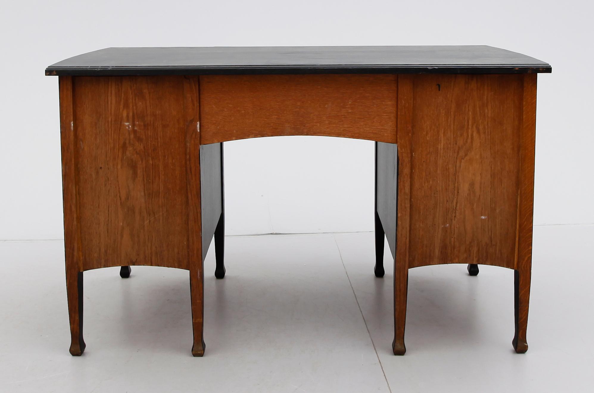 HURTSSKRIVBORD, 1900-talets första hälft.