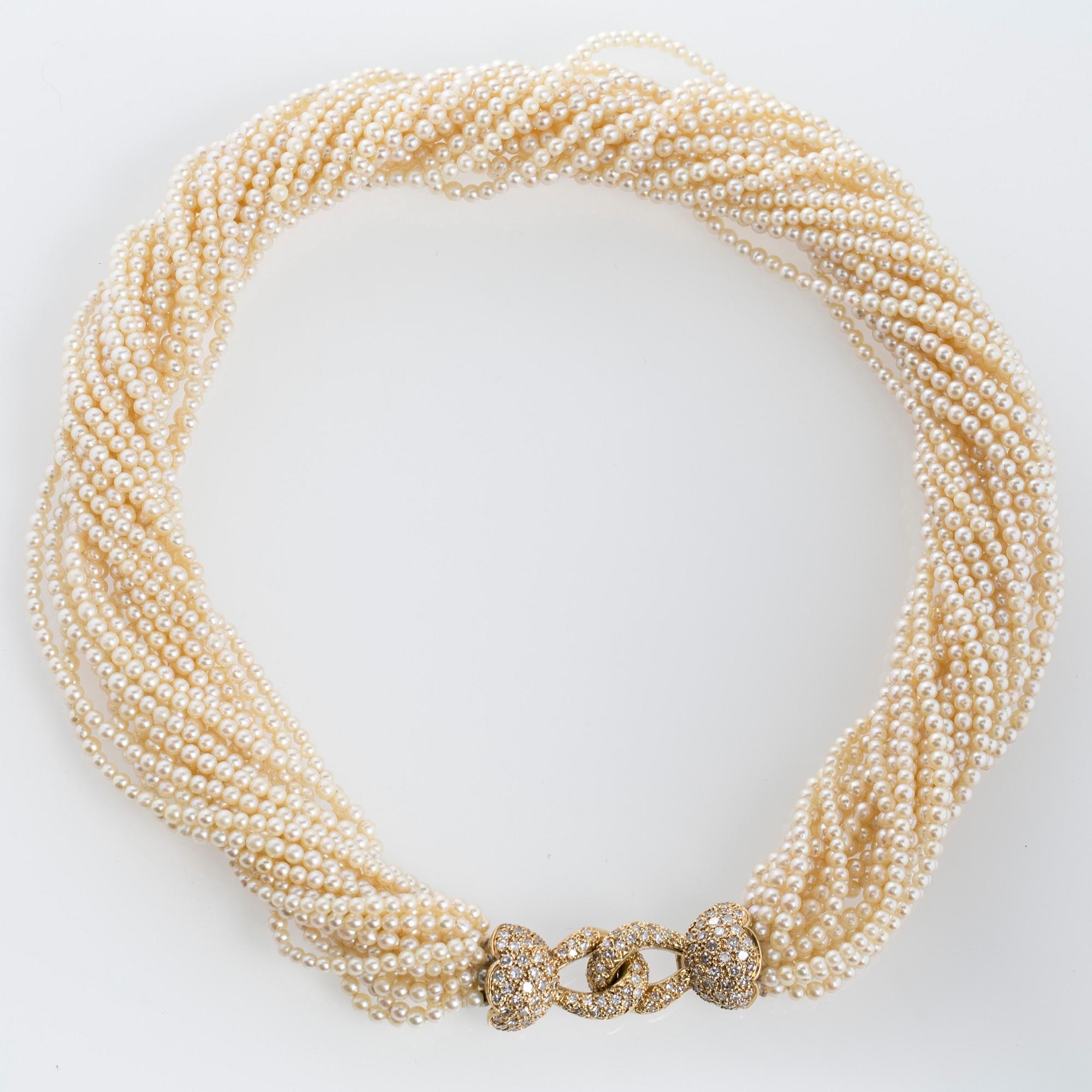 COLLIER, odlade saltvattenspärlor, lås i 18K guld med åttkantslipade diamanter, ca 1.50 ct.