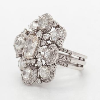 Sormus, 18K valkokultaa, ruusuhiottuja ja briljanttihiottuja timantteja.