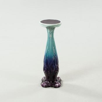 A majolica ware pedestal and a flower pot from Rörstrand, around the year 1900.