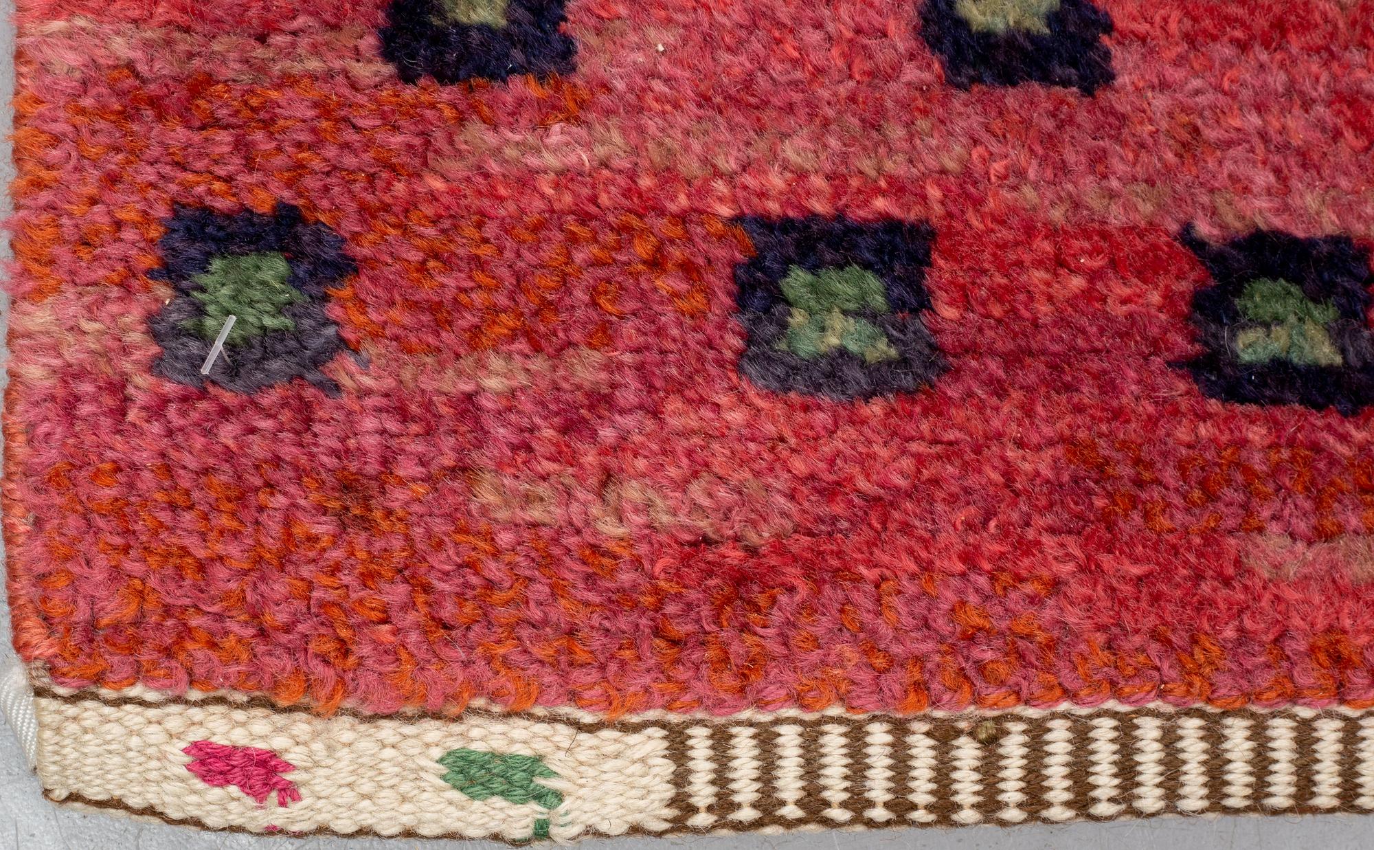 Märta Måås-Fjetterström, matto, "Tornet", knotted pile, ca 298-304,5 x 202,5-205,5 cm, signed AB MMF.