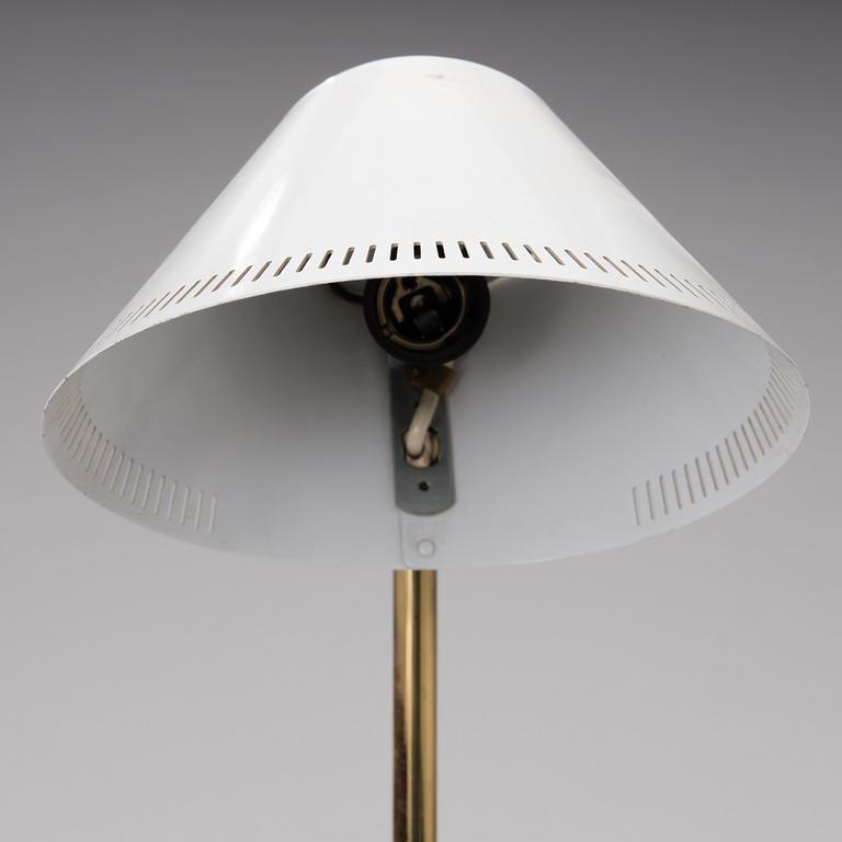 PAAVO TYNELL, BORDSLAMPA, 9227. Märkt Taito Idman VM 424.