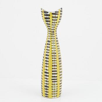 Stig Lindberg, vas, stengods, Gustavsberg och vas samt fat, fajans, Gustavsbergs studio.