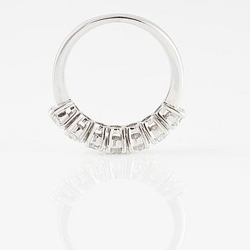 RING, med briljantslipade diamanter ca 1.50 ct.