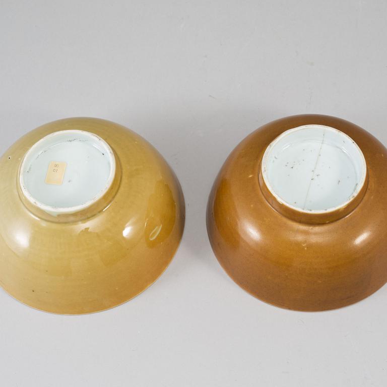 A group of three blue and white and capucciner glazed objects, Qing dynasty, Qianlong (1736-95).