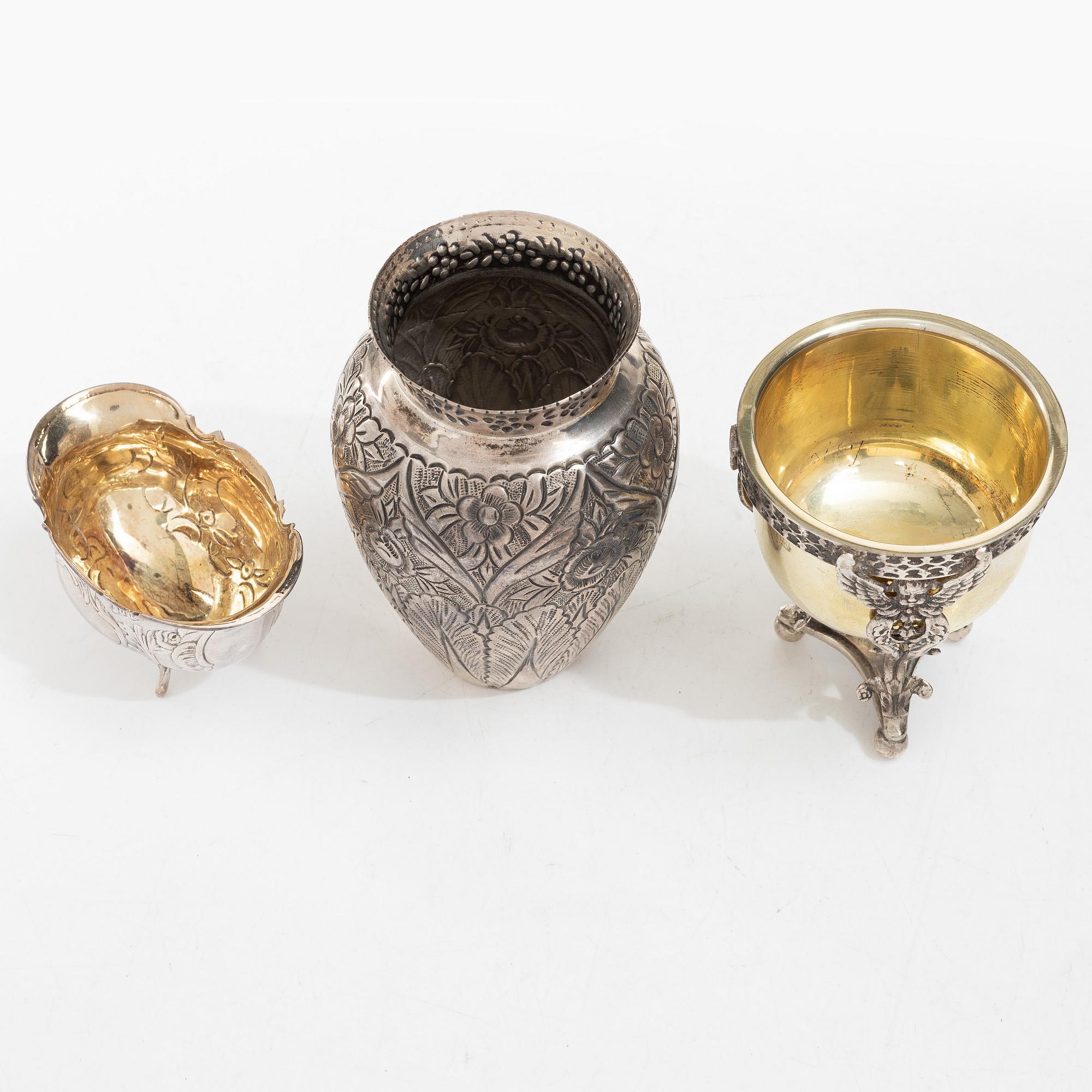 Vas samt två skålar, silver, bl a Gewe, Malmö 1967.