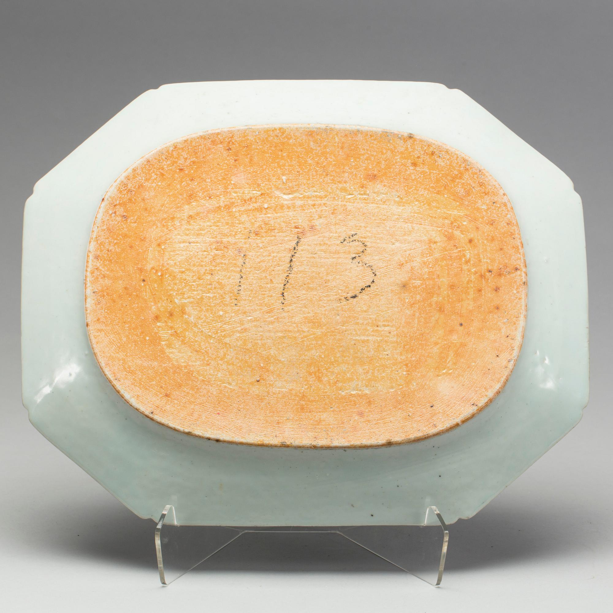 SERVERINGSFAT, porslin, Kina Qianlong(1736-1795).
