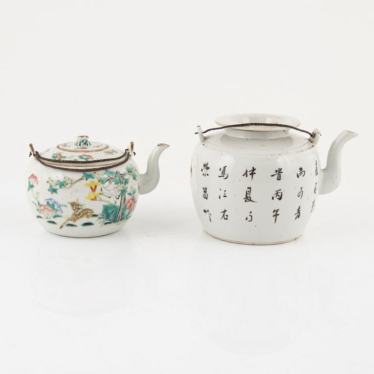 Two porcelain tea pots, China, 20th century.