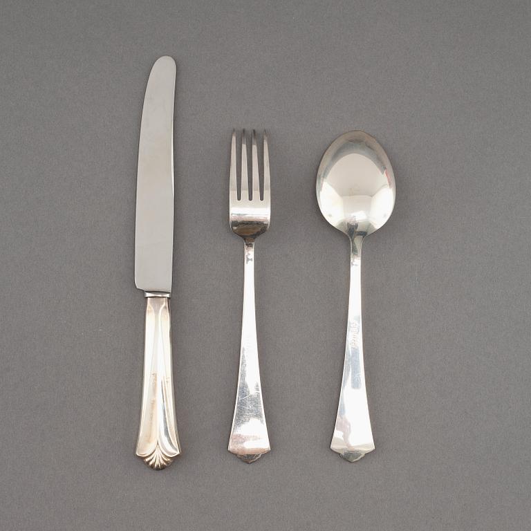36 pieces of silver cutlery by David Andersen in Oslo, 20th century.
