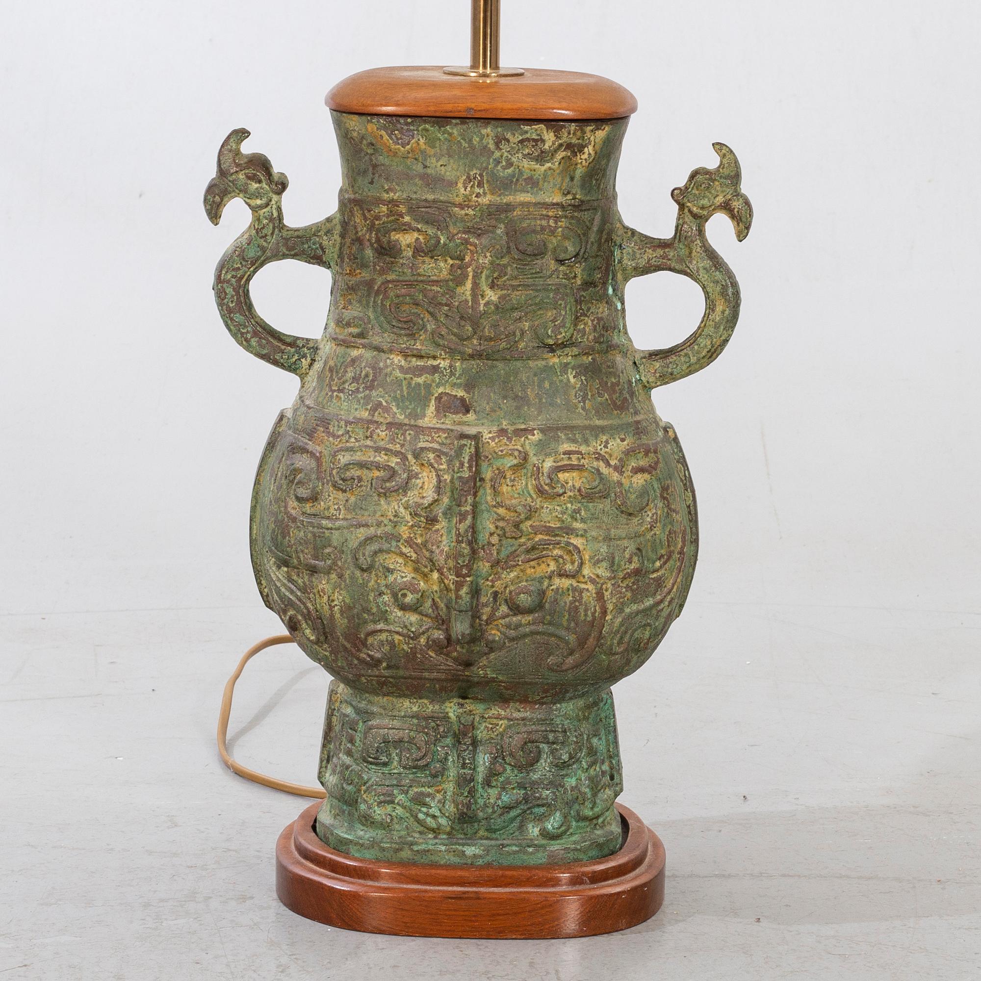 Bordslampa, Kina,1900-talets andra hälft.