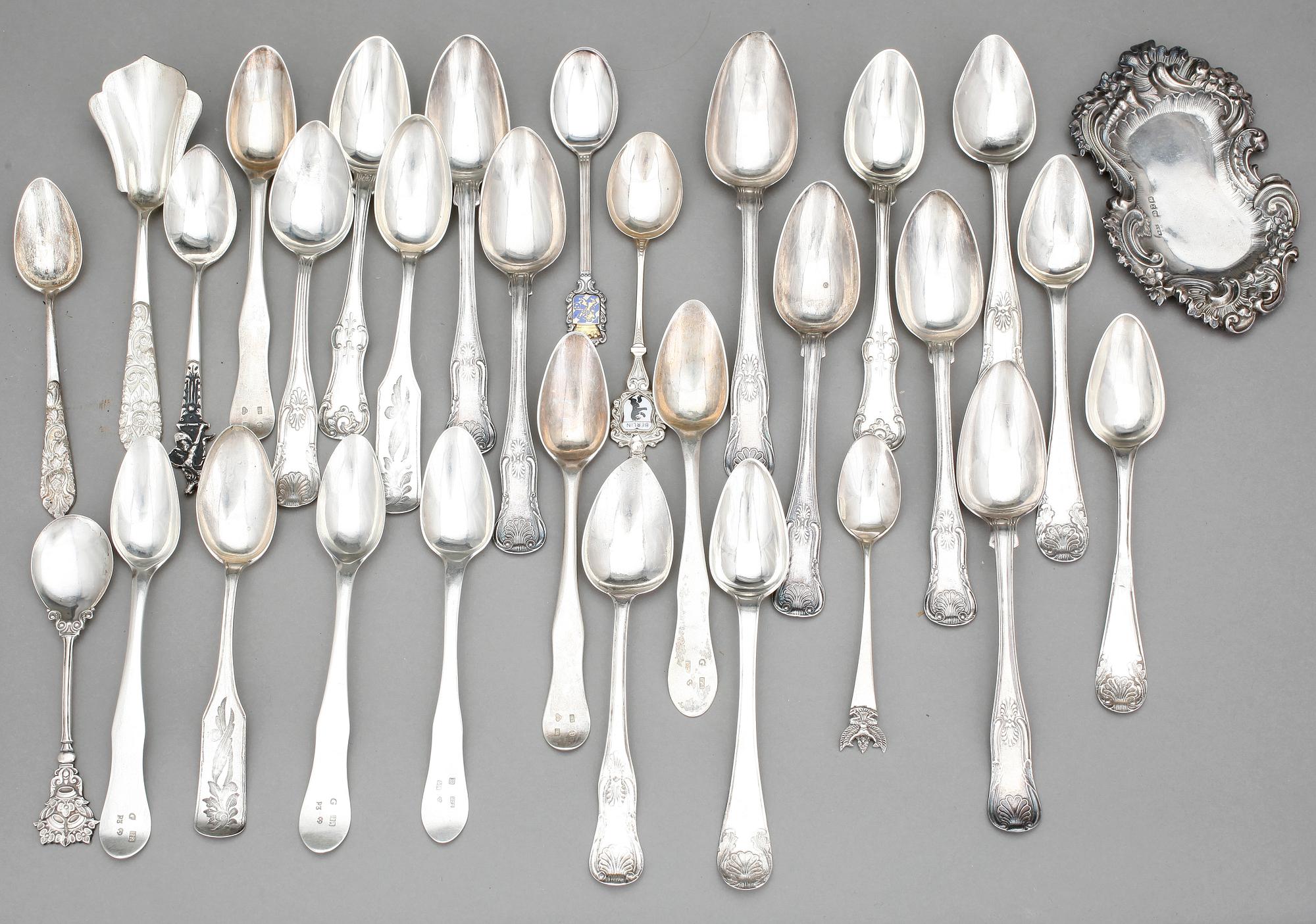 PARTI SILVER, 30 delar, bland annat Johan Fredriksson, Umeå, 1883, vikt ca 393 gram.