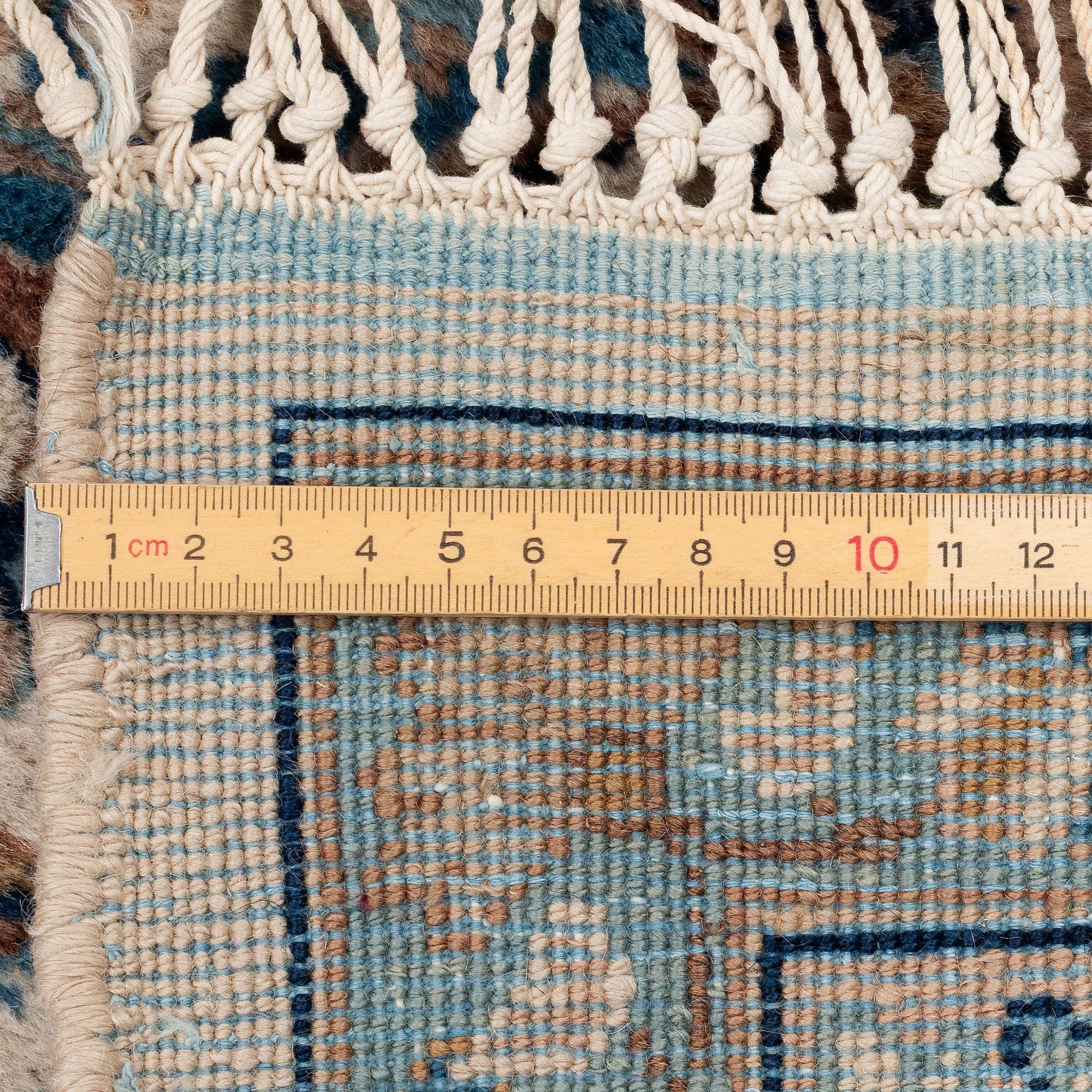 Carpet, approx. 290 x 180 cm.