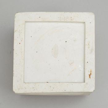 ASK MED LOCK, bisquit. Kina, Qing dynastin, 1800-tal.