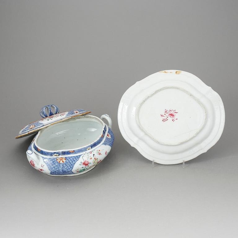 A blue and white and famille rose tureen with cover and stand, Qing dynasty, Qianlong (1736-95).