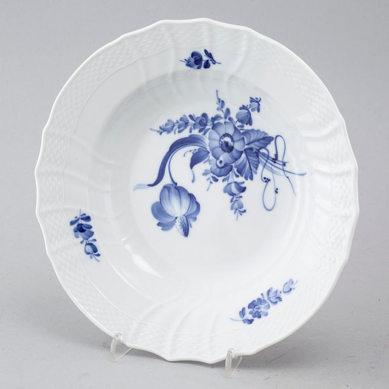 A porcelain tableware set of 44 pcs, "Blå blomst" by Royal Copenhagen, second half of the 20th century.